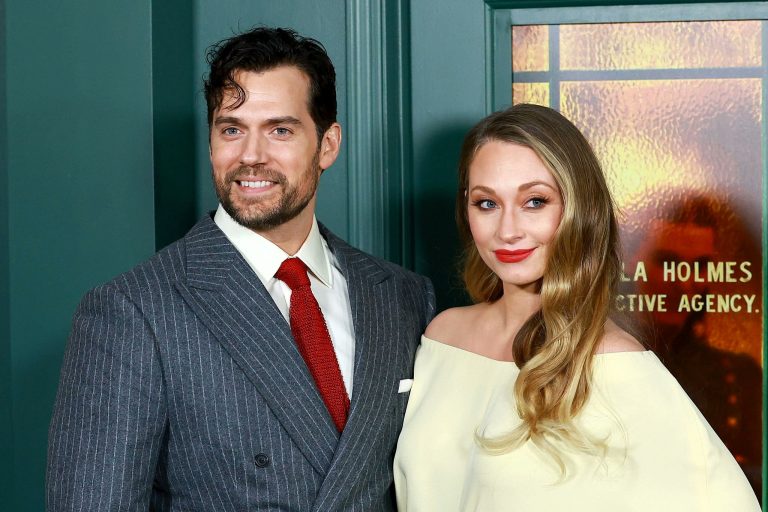 Henry Cavill Posa Por Primera Vez Junto A Su Novia