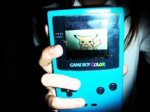 90s-childhood-gameboy-gameboy-color-gb-color-kid-Favim.com-90529