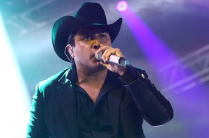 Julion-Alvarez-performance-oct-2015-billboard-650