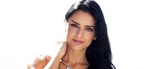 Aislinn Derbez