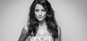 Aislinn Derbez