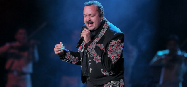 Pepe Aguilar está teniendo un éxito tremendo con un show que a la gente le está encantando