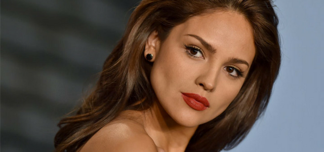 Eiza González compartió una fotografía junto con una estrella de Hollywood con la que está grabando su nueva película.