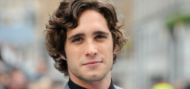 El hermano menor de Diego Boneta está dando de qué hablar en redes sociales pues está igual de guapo que el actor.