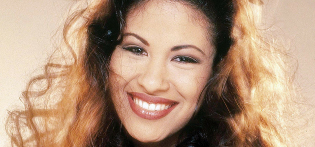 Se han revelado las primeras imágenes de la bioserie basada en la vida de Selena Quintanilla, pero han causado controversia.