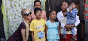 Paris Hilton visita Xochimilco para verificar reconstrucción tras 19-S