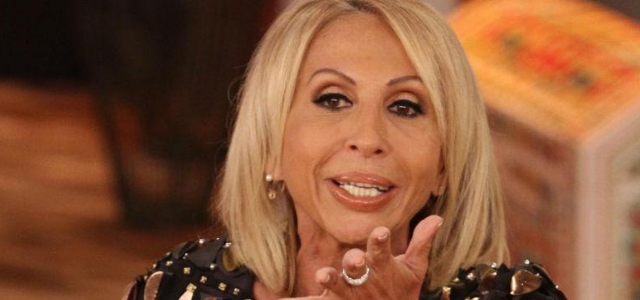 ¡Qué manchada! Laura Bozzo es exhibida burlándose de conductora