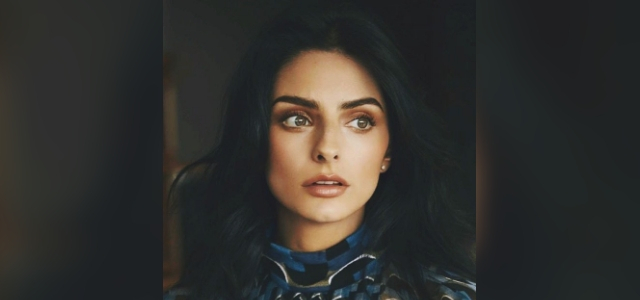 Aislinn Derbez