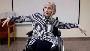 Bailarina con Alzheimer recuerda su coreografía y empieza a bailar