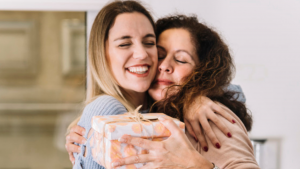 Cuida a tu mamá, nadie te cuida ni te ama como ella