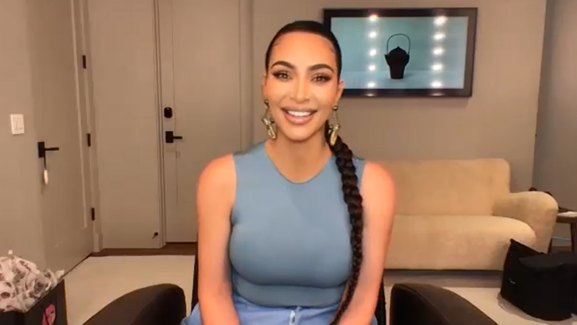 Exhiben foto de Kim Kardashian durmiendo y con la boca abierta