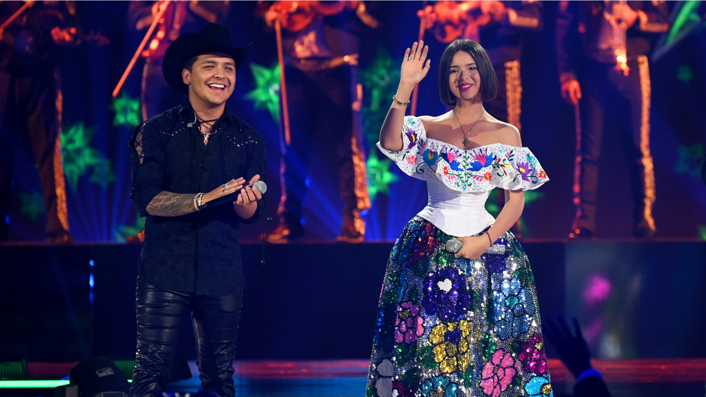 Christian Nodal y Angela Aguilar andan