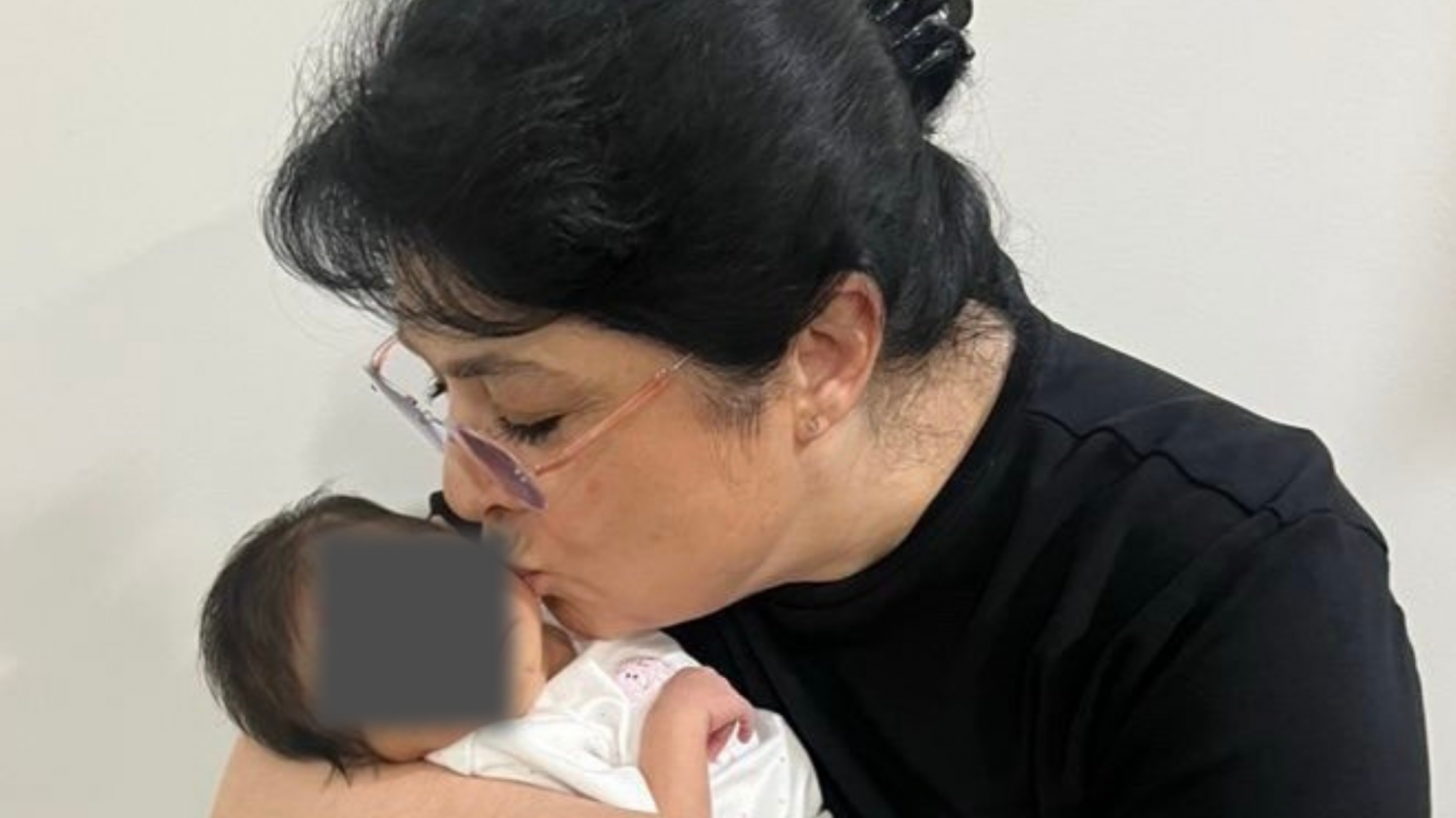 Victoria Ruffo presume a su nieta