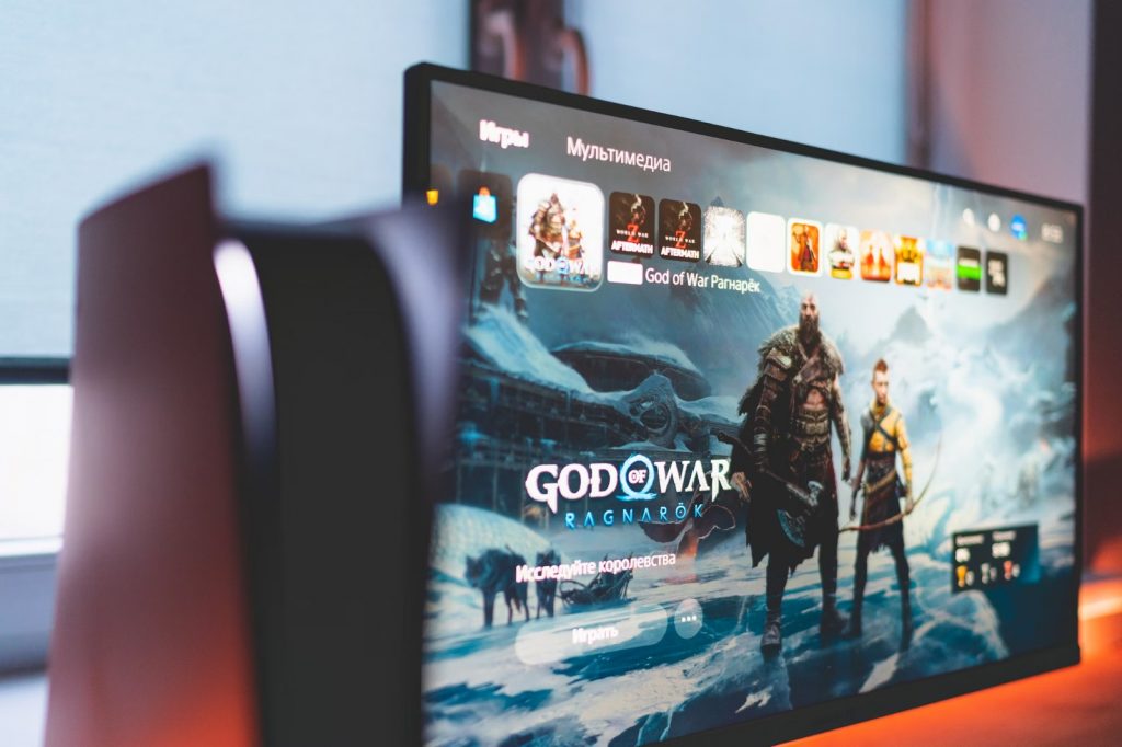 Pantalla con fondo de videojuego god of war